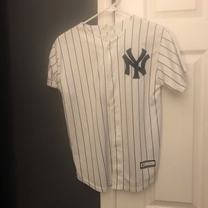 Boys Aaron Judge Pinstripe Yankee’s Jersey M 10/12